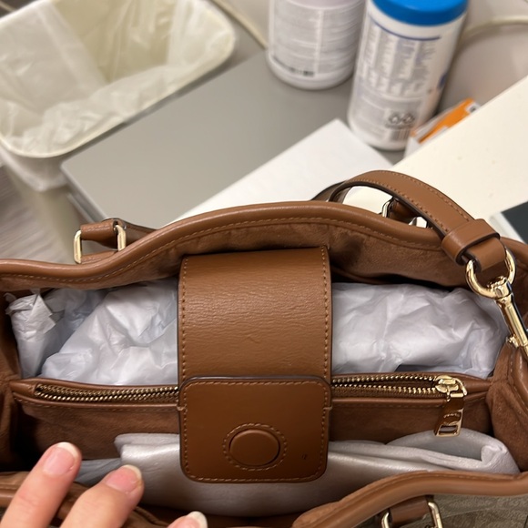 Coach Margot Carryall signature, medium purse - Picture 3 of 10